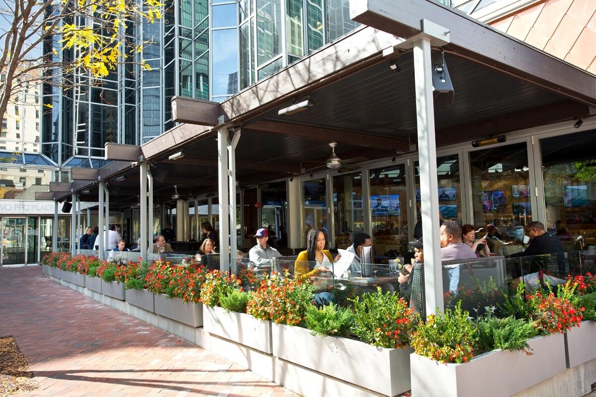 Outdoor dining in Pittsburgh